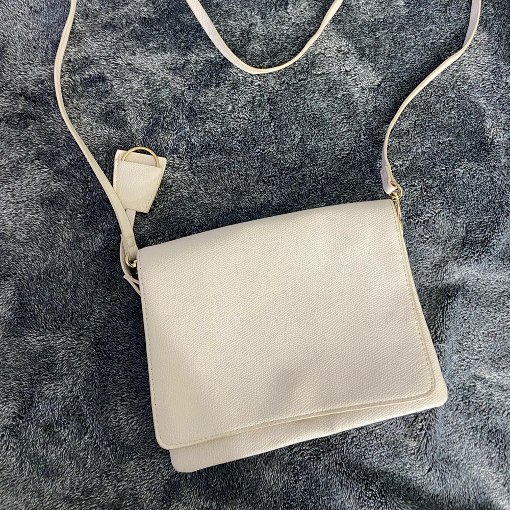 White ish cream color shoulder bag from forever 21